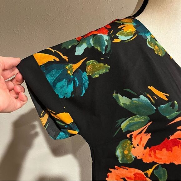 A New Day V-neck Short Sleeve Black Floral Shift Dress - Picture 4 of 13